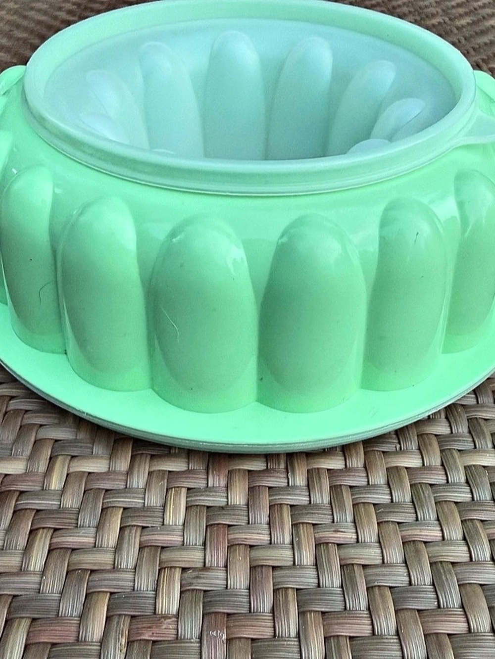 Vintage Tupperware Jel-Ring Jello Mold Green 9” Lid Center Insert Retro